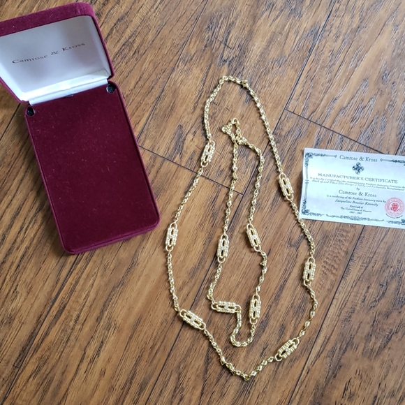 Gold and diamond necklace worn by Jackie Kennedy - Picture 2 of 8